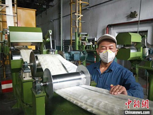 中国首批自主研发超高收缩腈纶纤维产出